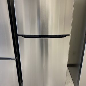 IMG_0062 LG 30 in. W 20 cu. ft. Top Freezer Refrigerator w/ Multi-Air Flow and Reversible Door in Stainless Steel,ENERGY STAR