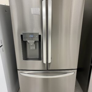 IMG_0118 LG 28 cu. ft. 3 Door French Door Refrigerator with Ice and Water Dispenser and Craft Ice in PrintProof Stainless Steel