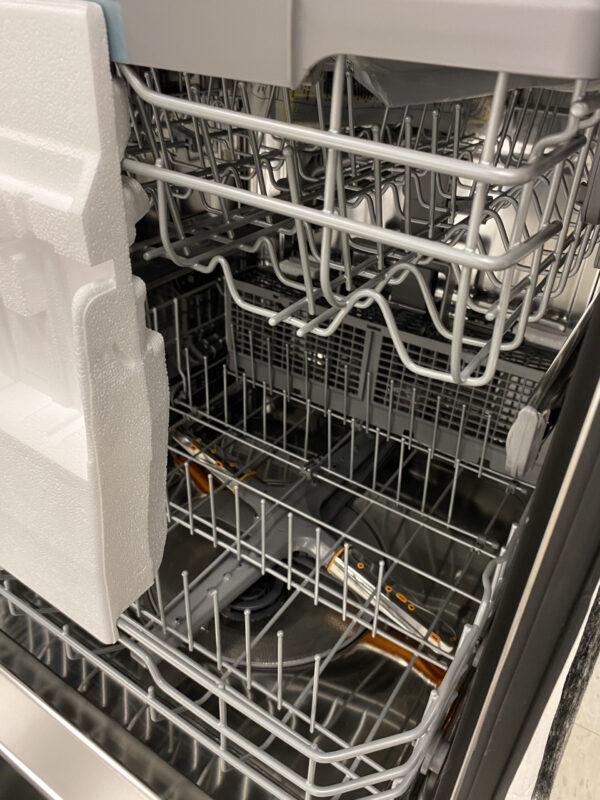 IMG_0182 LG 24 in. PrintProof Stainless Steel Front Control Dishwasher with QuadWash, 3rd Rack & Dynamic Dry, 48 dBA