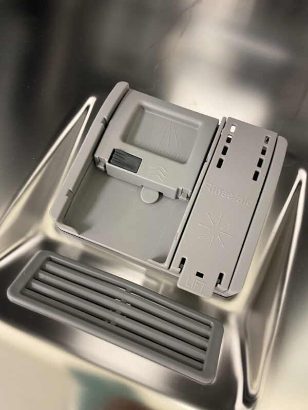 IMG_0183 LG 24 in. PrintProof Stainless Steel Front Control Dishwasher with QuadWash, 3rd Rack & Dynamic Dry, 48 dBA