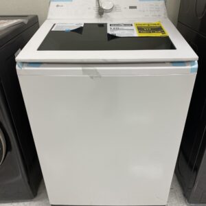 IMG_0223 LG 4.8 cu.ft. SMART Top Load Washer in Alpine White with 4-way Agitator, Easy Unload and AI Sensing