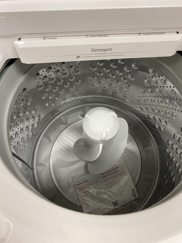 IMG_0224 LG 4.8 cu.ft. SMART Top Load Washer in Alpine White with 4-way Agitator, Easy Unload and AI Sensing
