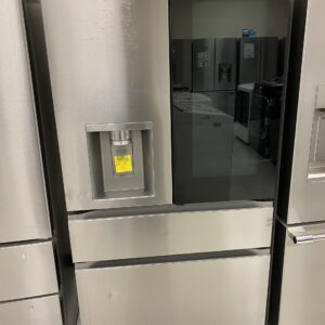 IMG_0914 LG 29 cu. ft. SMART MyColor InstaView Standard-Depth MAX 4-Door French Door Refrigerator in Stainless Steel with Craft Ice