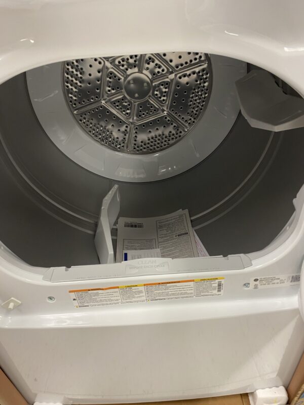 IMG_1136 GE 7.2 cu. ft. vented Electric Dryer in White with Auto Dry and Extended Tumble