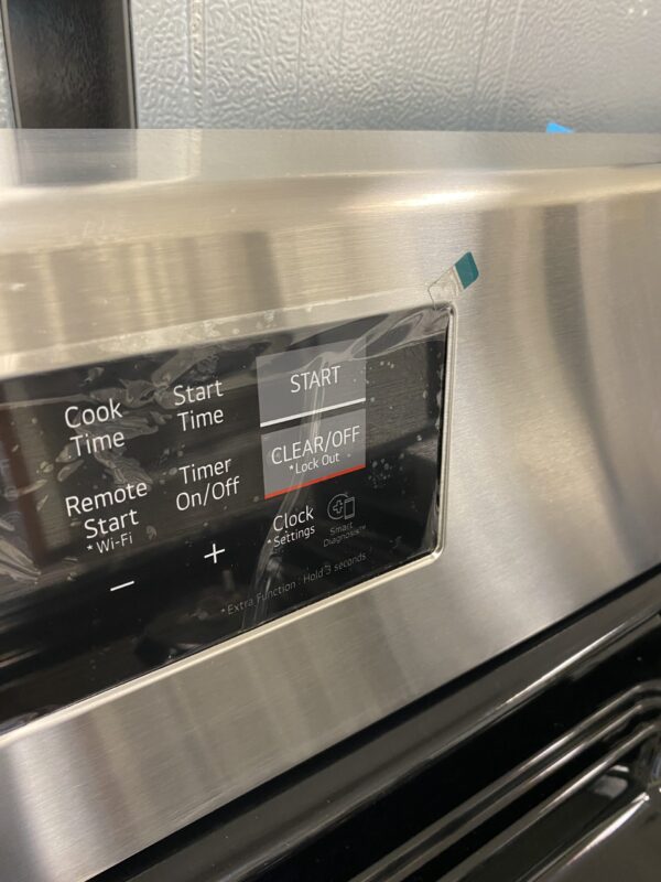 LG 5.8 cu. ft. Smart Wi-Fi Enabled Fan Convection Gas Single Oven Range with AirFry and EasyClean in Stainless Steel