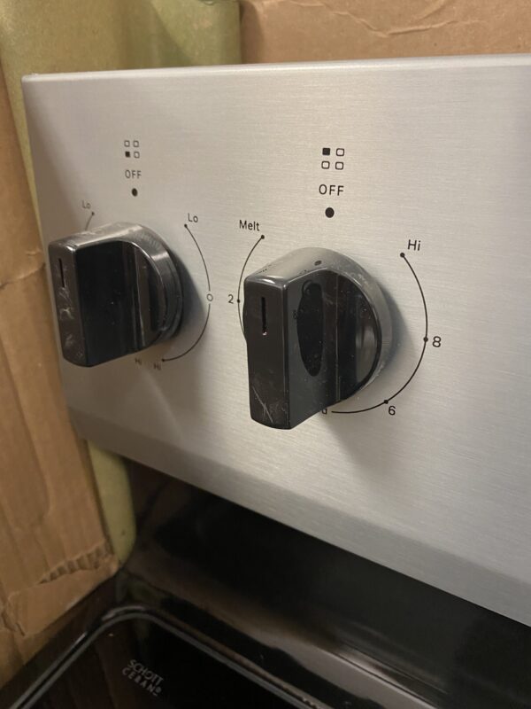 Whirlpool 30 in. 4 Burner Element Freestanding Electric Range in Stainless Steel with Thermal