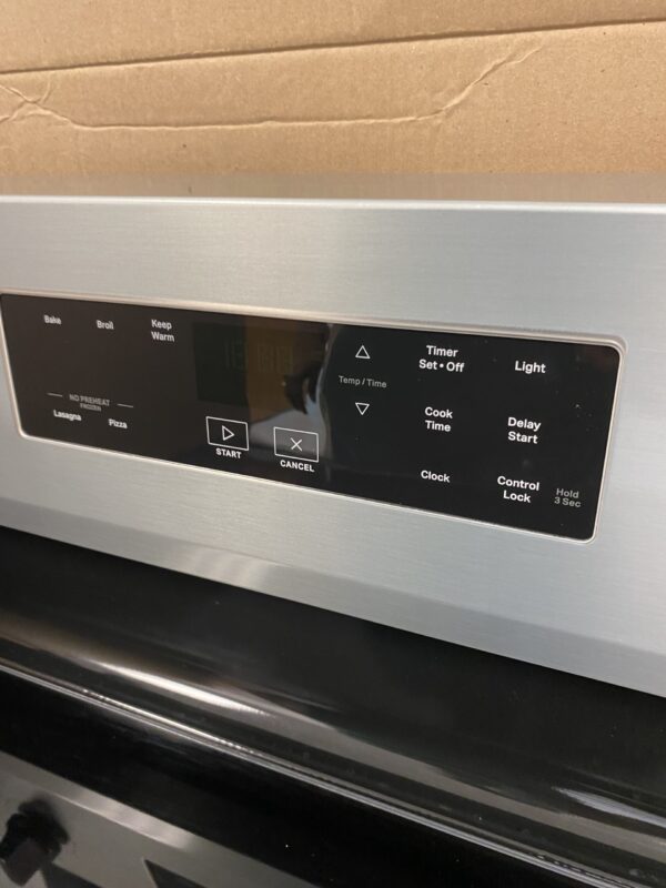 Whirlpool 30 in. 4 Burner Element Freestanding Electric Range in Stainless Steel with Thermal