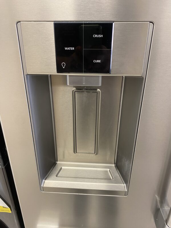Frigidaire Counter-Depth Professional ENERGY STAR 22.6 Cu. Ft. French Door refrigerator fridge nevera