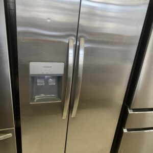 Frigidaire 22 Cu Ft Counter-Depth Side-by-Side Refrigerator nevera disponible hoy