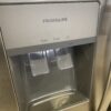 Frigidaire 22 Cu Ft Counter-Depth Side-by-Side Refrigerator nevera disponible hoy