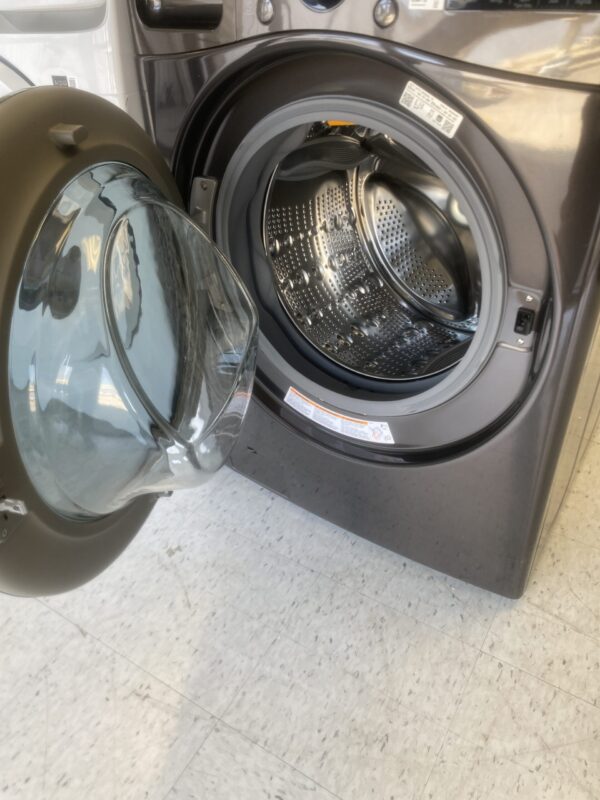 IMG_2114 LG 4.5 cu ft Ultra Large Capacity Smart Front Load ENERGY STAR Washer with TurboWash 360 AI