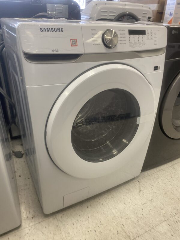 IMG_2134 Samsung 4.5 cu. ft. High-Efficiency Front Load Washer washing lavadora spin in White with SelfClean