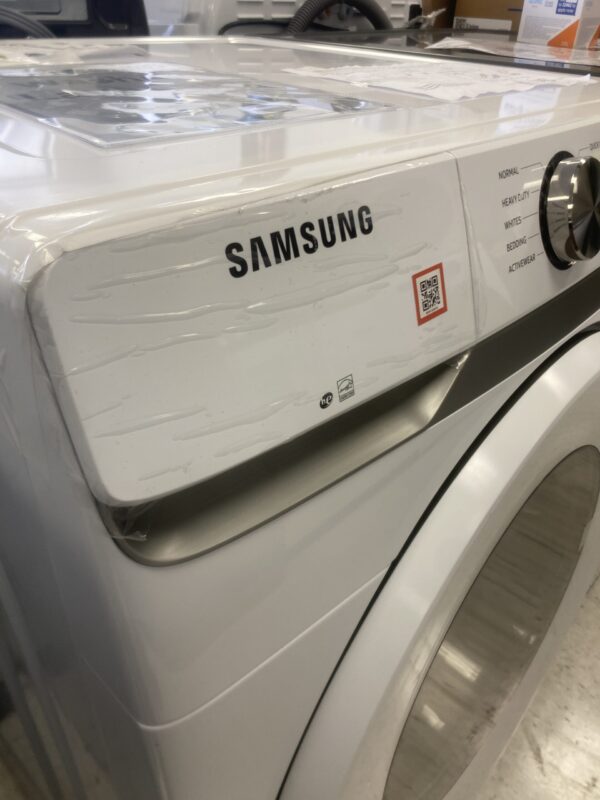 IMG_2135 Samsung 4.5 cu. ft. High-Efficiency Front Load Washer washing lavadora spin in White with SelfClean