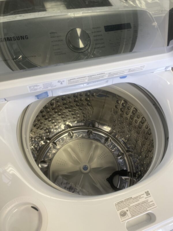 IMG_2141 Samsung 5.2 cu. ft. High-Efficiency Smart Top Load Washer lavadora washing machine in White