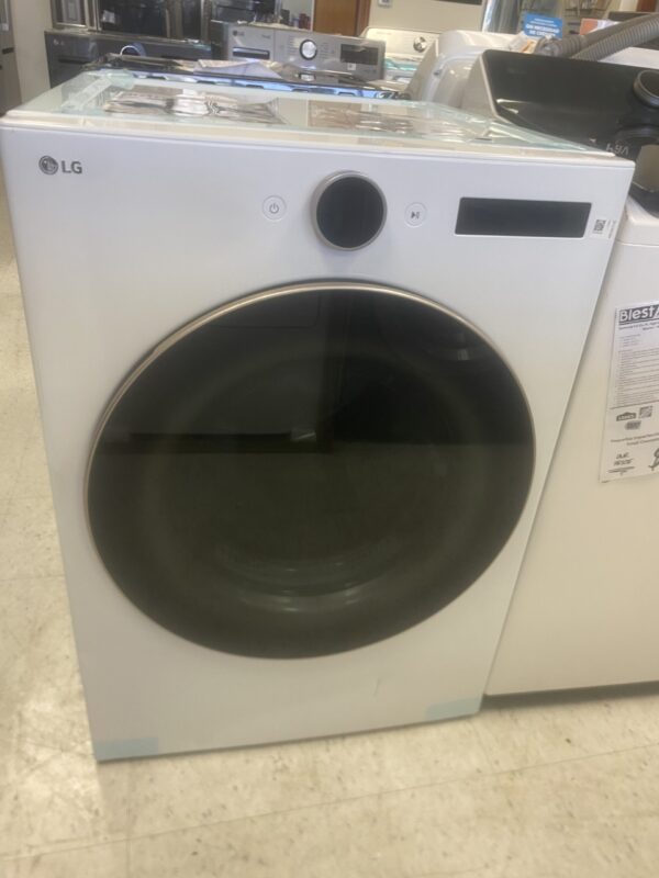 Gas dryer 7.4 cu ft white with steam smart system special deal available today
