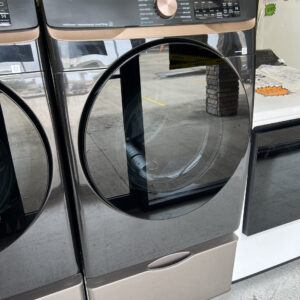 Samsung 7.5 cu. ft. secadora dryer vented ropa smart Brushed Black con pedestal In Stock