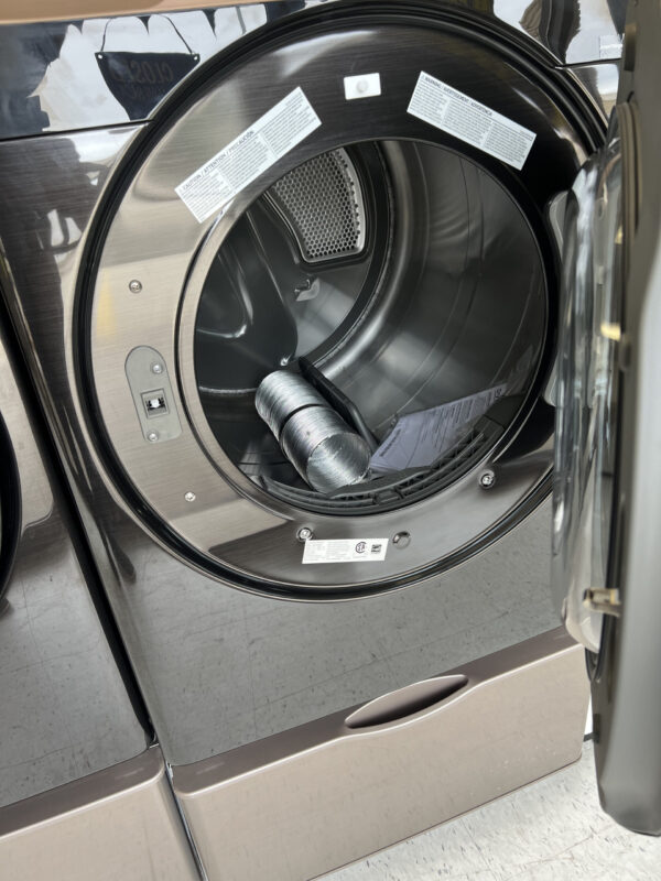 Samsung 7.5 cu. ft. secadora dryer vented ropa smart Brushed Black con pedestal In Stock