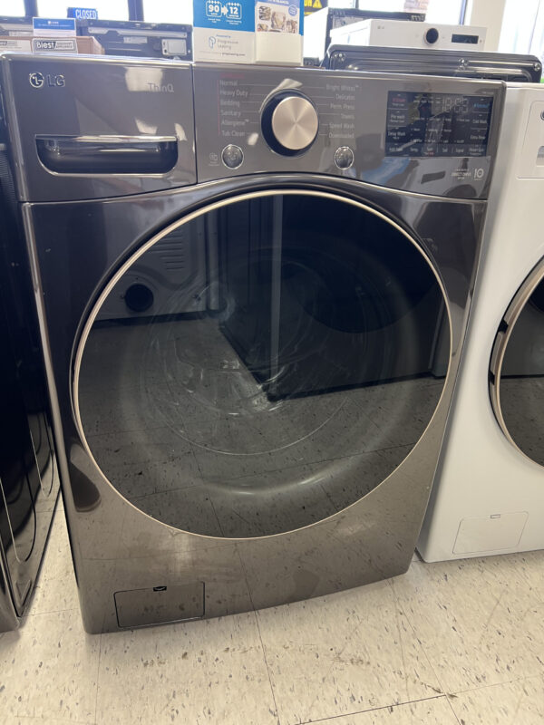 IMG_7897 LG 4.5 cu. ft. lavadora washer front load laundry machine Black Steel steam In Stock