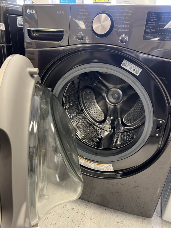 IMG_7898 LG 4.5 cu. ft. lavadora washer front load laundry machine Black Steel steam In Stock