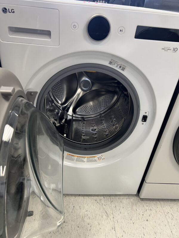 IMG_7902 LG 5.0 cu. ft. lavadora washer front load clothes smart White steam TurboWash
