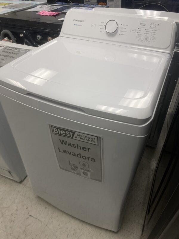 Frigidaire 4.1 Cu. Ft. Top Load Washer in White with 8-Wash Cycles and Automatic Load Sensing