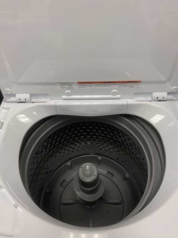 Frigidaire 4.1 Cu. Ft. Top Load Washer in White with 8-Wash Cycles and Automatic Load Sensing