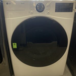 LG 7.4 cu. ft. Ultra Large Capacity Smart Front Load ENERGY STAR Gas Dryer with Sensor Dry & Steam