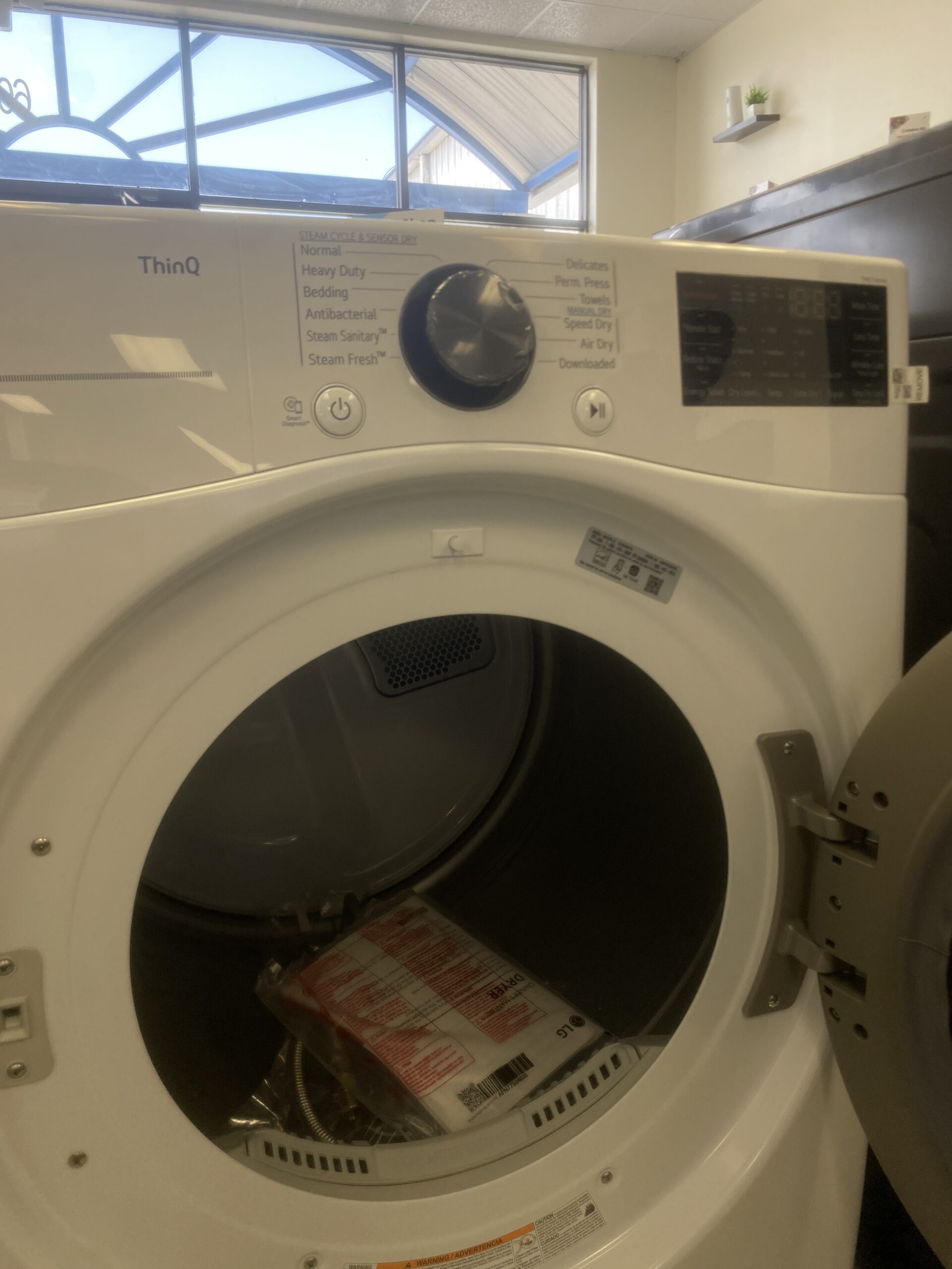 LG 7.4 cu. ft. Ultra Large Capacity Smart Front Load ENERGY STAR Gas Dryer with Sensor Dry & Steam