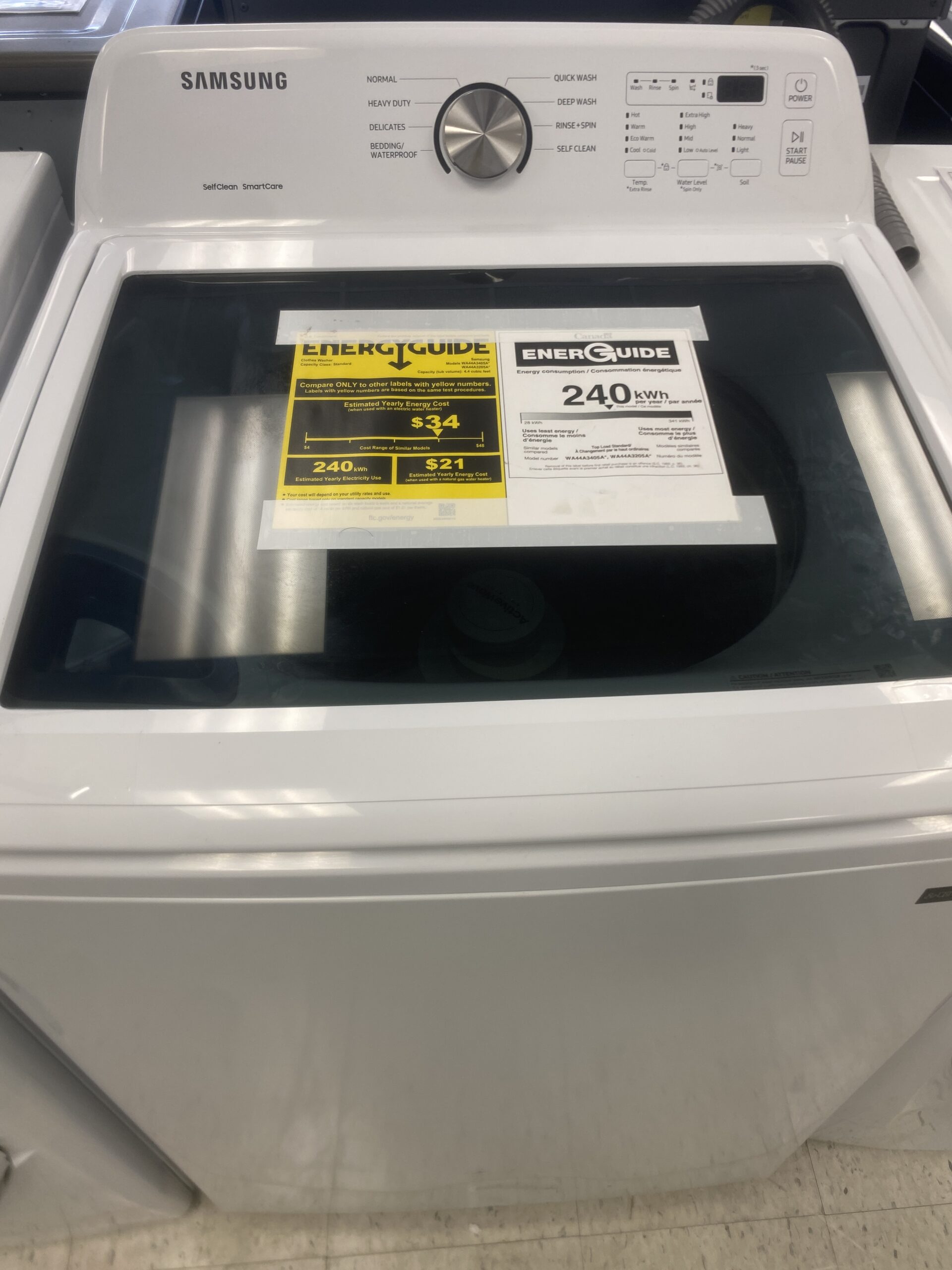 Samsung 4.4 cu. ft. High-Efficiency Top Load Washer in White with Agitator and Vibration Reduction